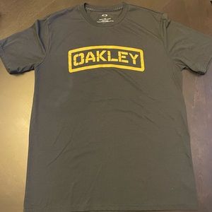 Black mens Oakley shirt